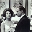 Marlon Brando e Sophia Loren